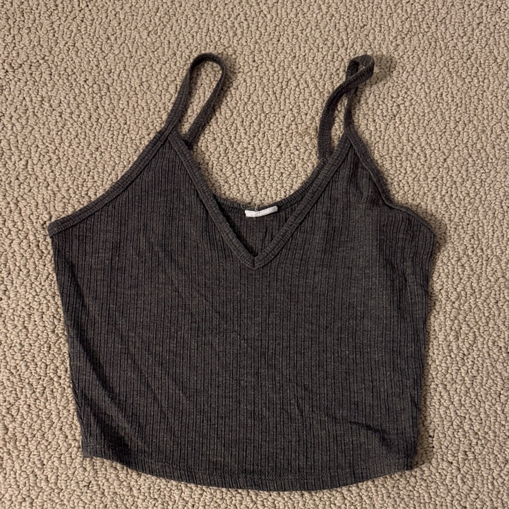 Tilly’s Women's Cropped Gray Ribbed V-Neck Top